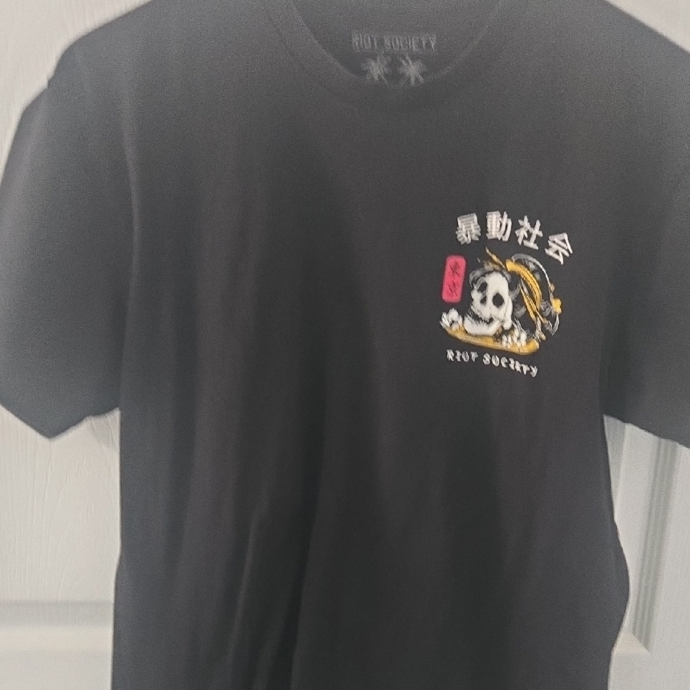 Riot Society Black Tee with Skull Graphic